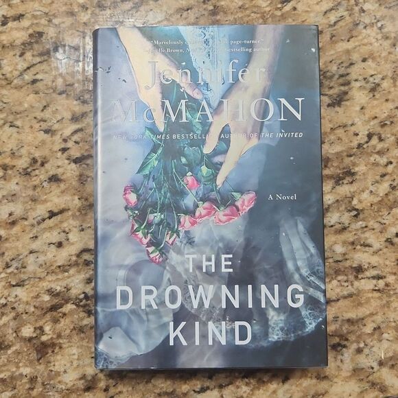 Thriller Book Bundle - Picture 6 of 7